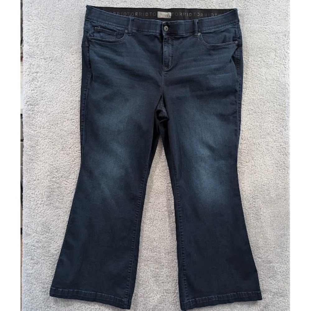 Torrid Bombshell Flare Jeans Women's 28T Dark Wash High Rise‎ Super Soft Denim